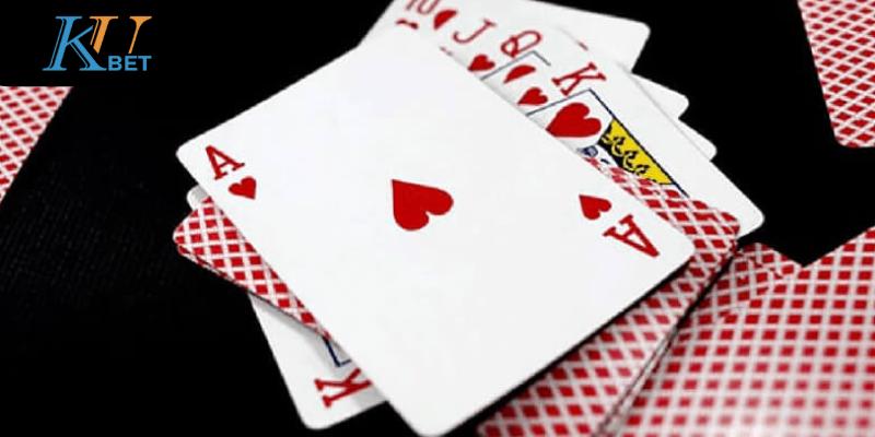 Một yếu tố hấp dẫn trong game bài Sâm Lốc là luật báo Sâm
